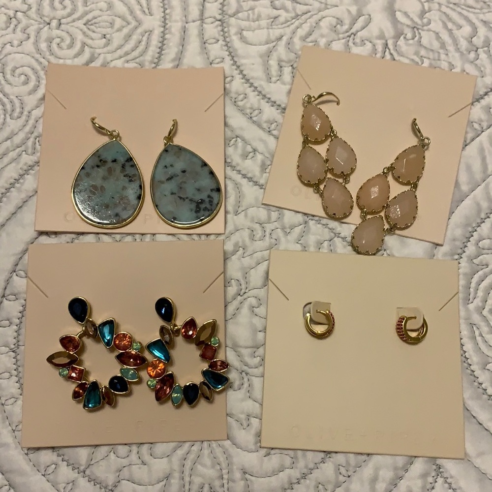 🌟NWT🌟4 pairs of brand new olive + piper earrings